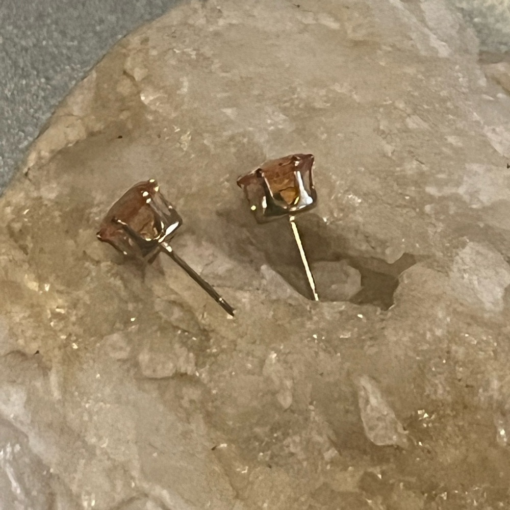 Genuine Citrine Crystal Gemstone Round Cut 7mm Stud Earrings Gold Setting -New - Picture 9 of 15